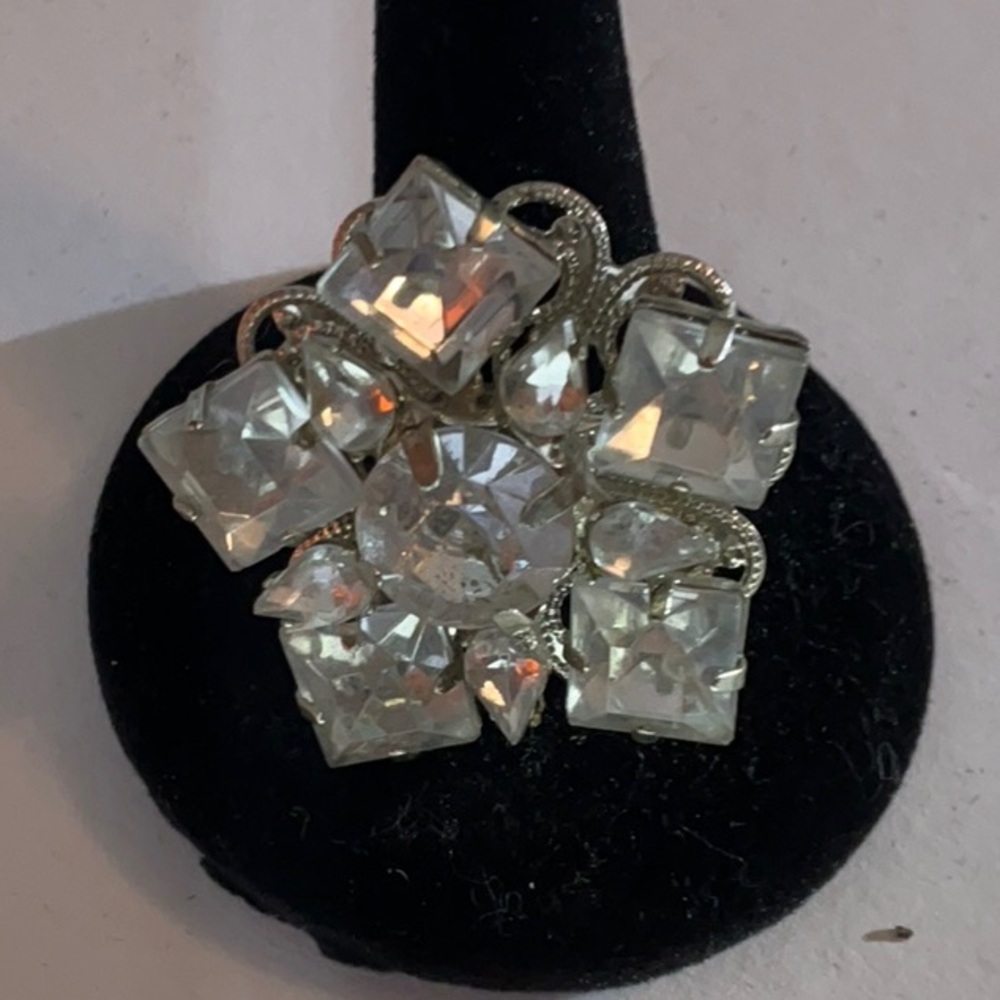 Vintage Crystal Floral/Geometric Gemstone Ring